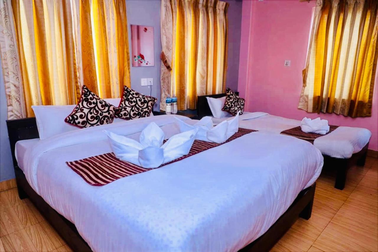 Hotel Donosti Pokhara Extérieur photo