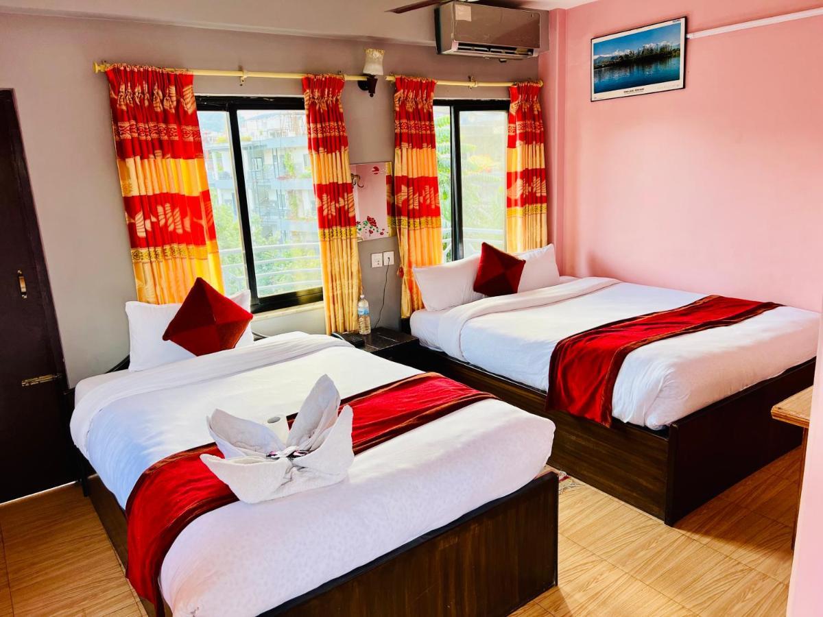 Hotel Donosti Pokhara Extérieur photo