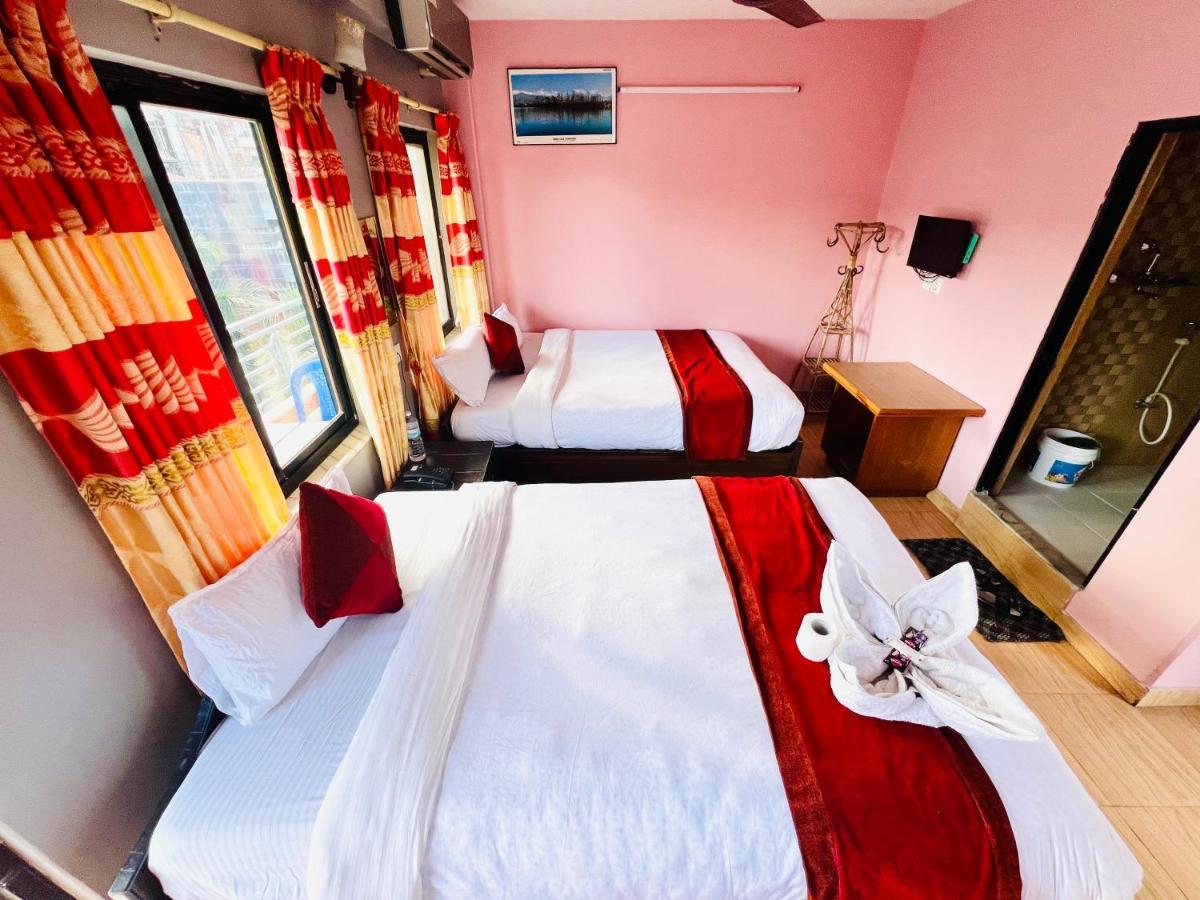 Hotel Donosti Pokhara Extérieur photo
