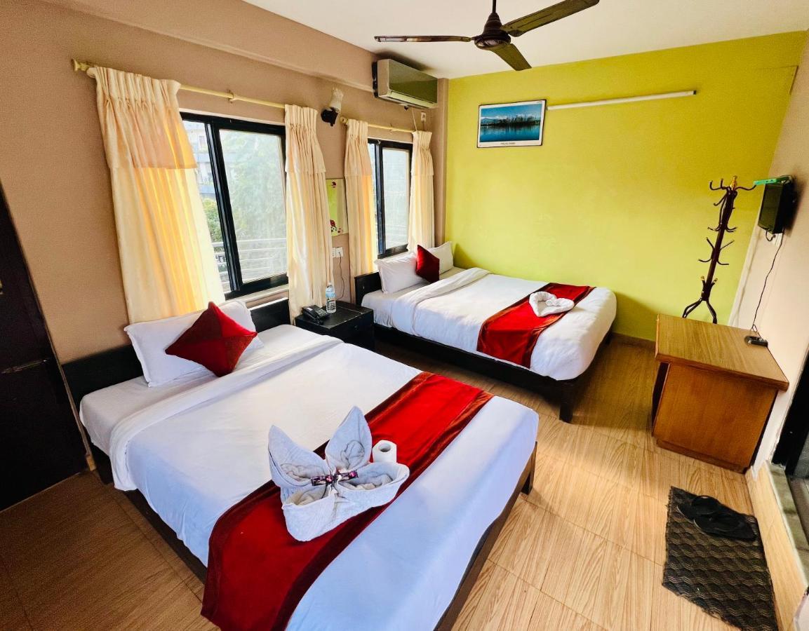 Hotel Donosti Pokhara Extérieur photo