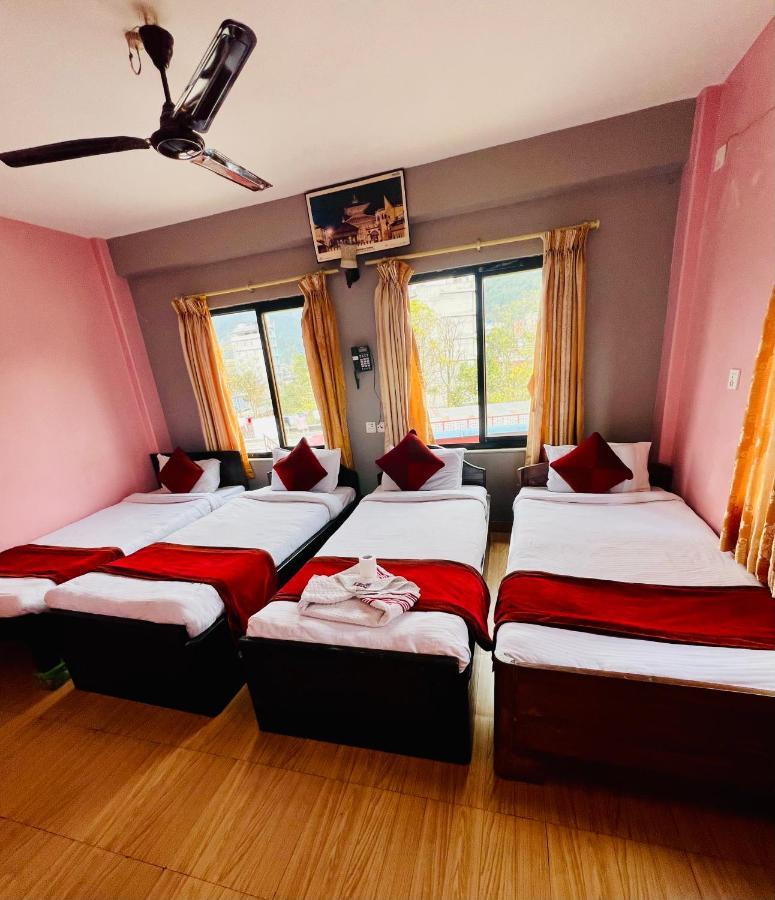 Hotel Donosti Pokhara Extérieur photo