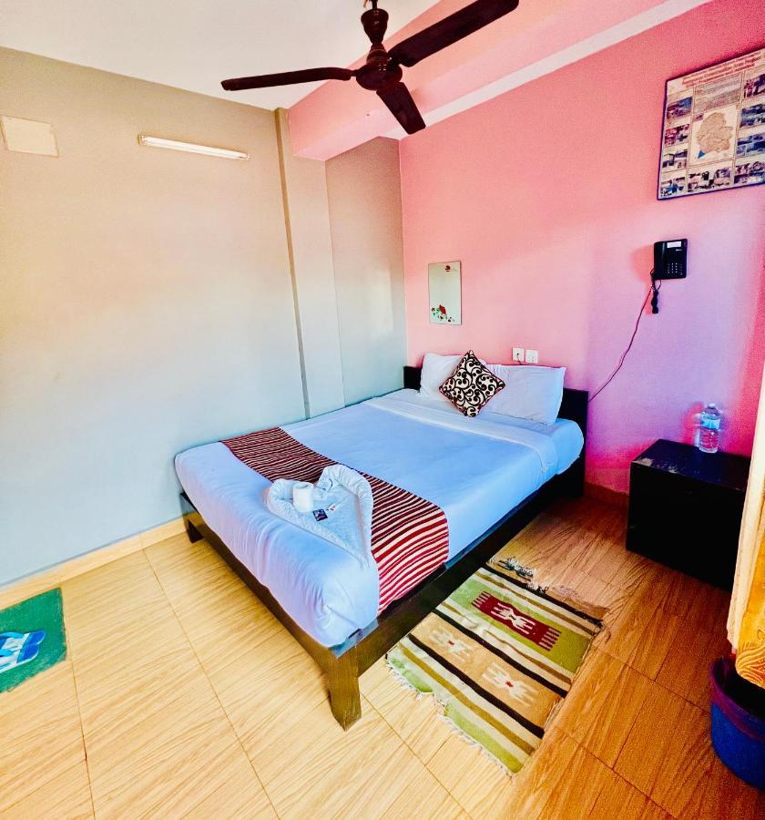 Hotel Donosti Pokhara Extérieur photo
